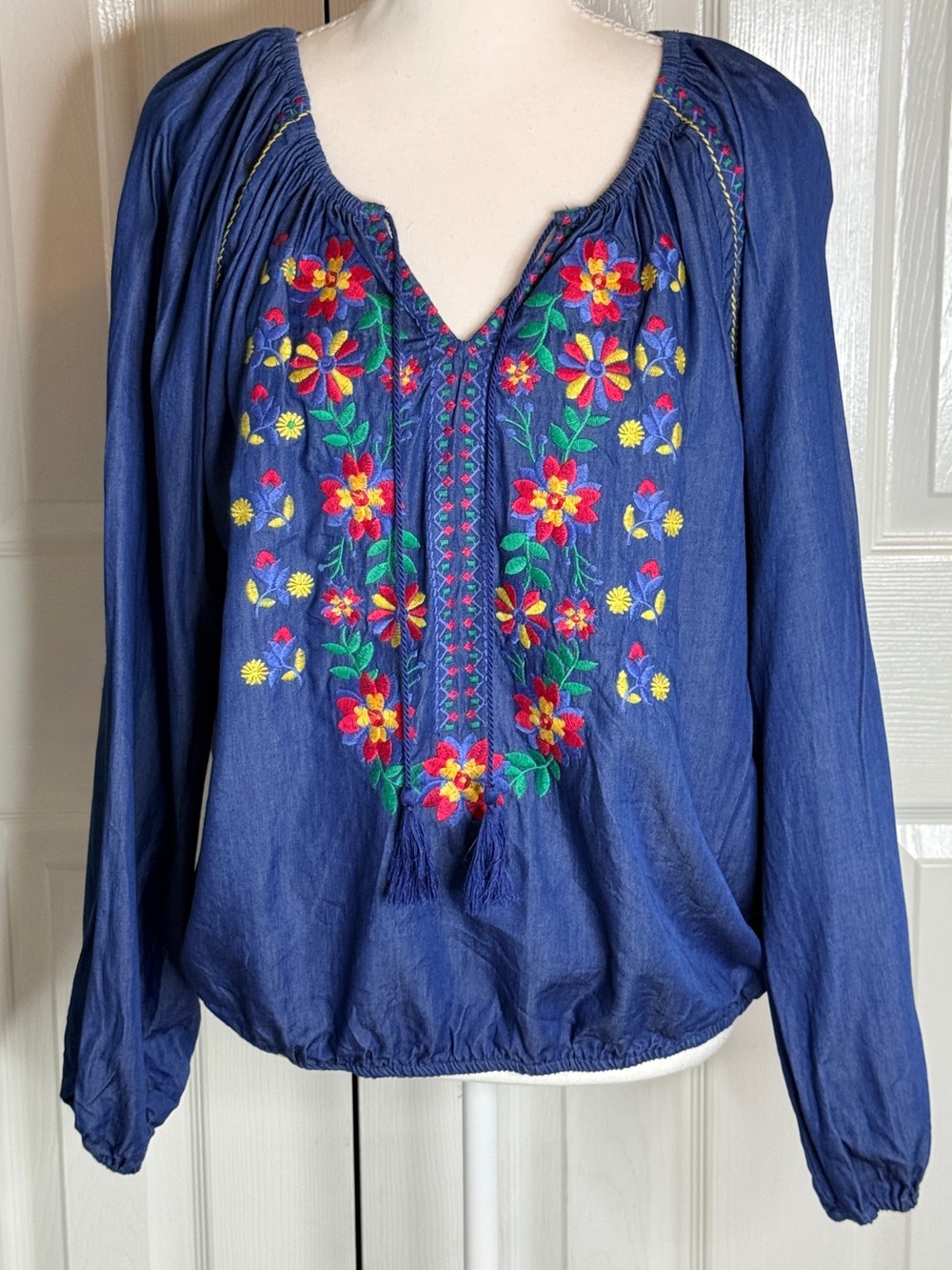Umgee Boho Floral Embroidered Chambray Peasant Blouse Tencel Cotton Small